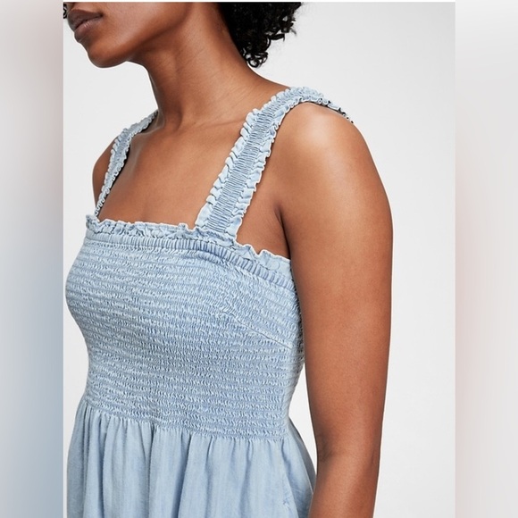 Gap Smocked Chambray Denim Beachy BoHo Summer Festival Concert Mini Dress New - Picture 3 of 3